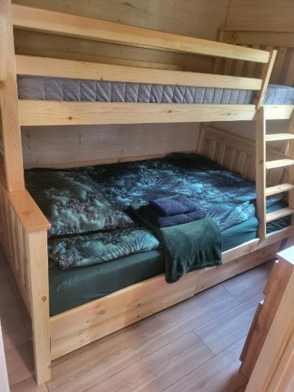 Dzik W Zagrodzie Hotel Borsk Bagian luar foto