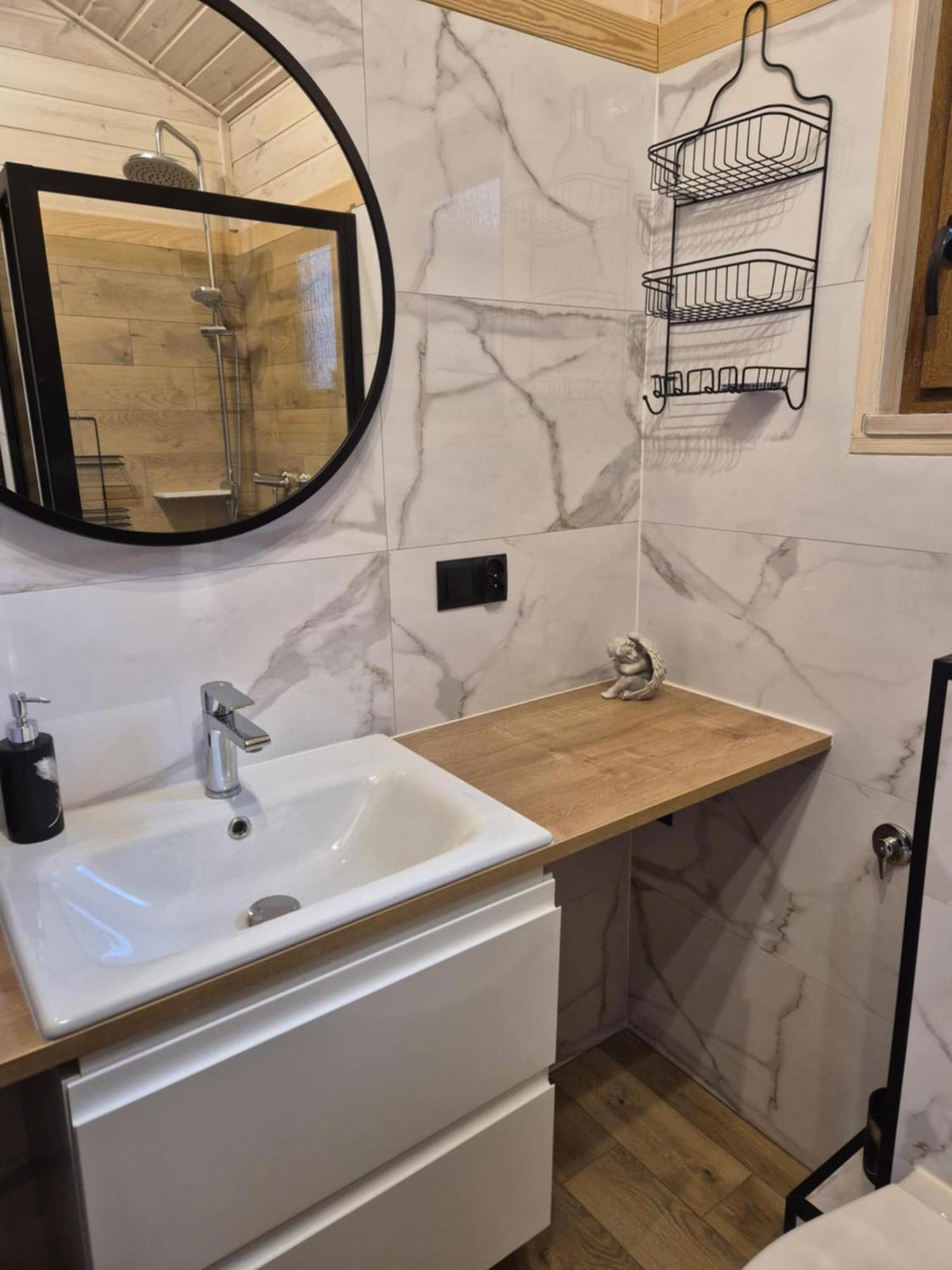 Dzik W Zagrodzie Hotel Borsk Bagian luar foto